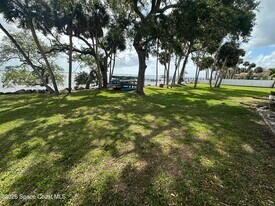 100 Canebreakers Dr in Cocoa, FL - Building Photo