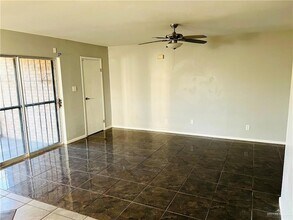 817 Marinel Ln in Mission, TX - Foto de edificio - Building Photo