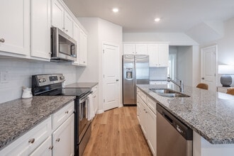 GroveParc Rental Homes in Wesley Chapel, FL - Foto de edificio - Interior Photo
