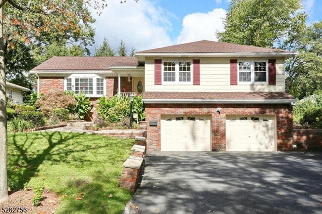 property at 61 Fern Pl