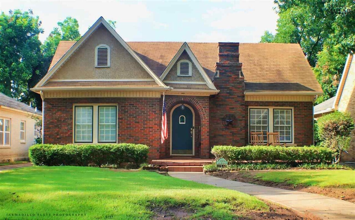 2013 Victory Ave in Wichita Falls, TX - Building Photo