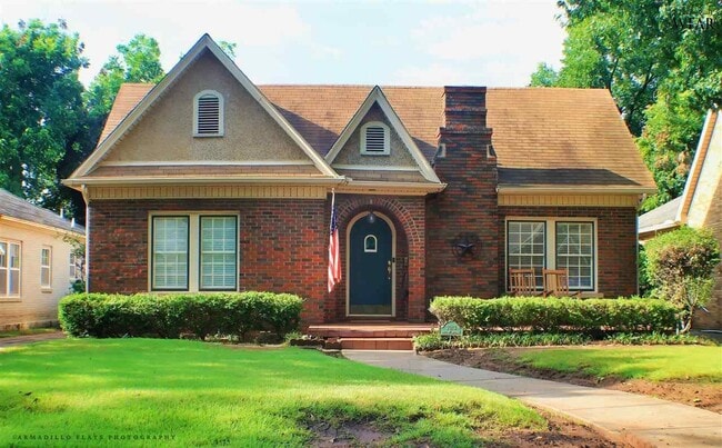 property at 2013 Victory Ave