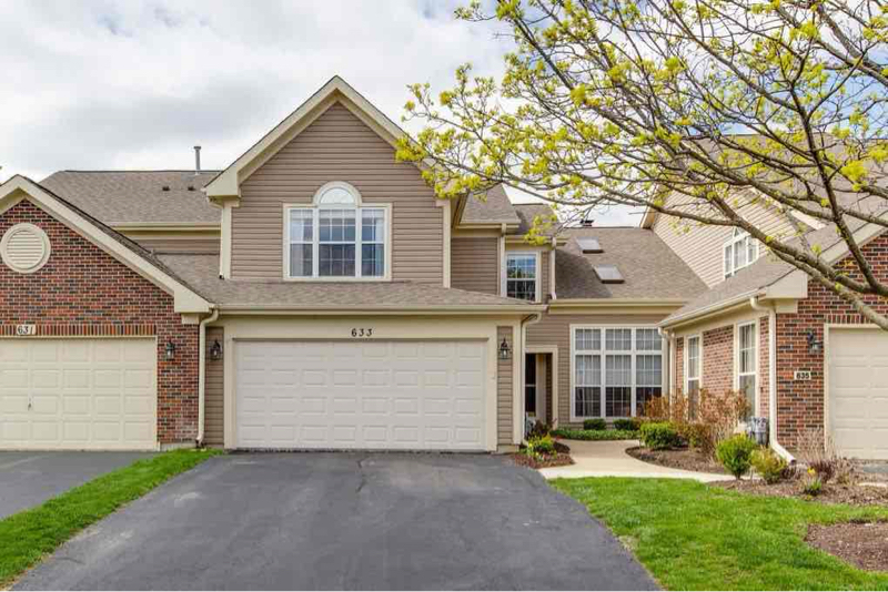 633 Clover Hill Ln in Elk Grove Village, IL - Building Photo