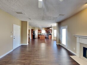 5608 Hickory Park Dr in Antioch, TN - Building Photo - Building Photo