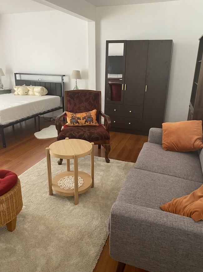 1013 Highland Ave, Unit ADU