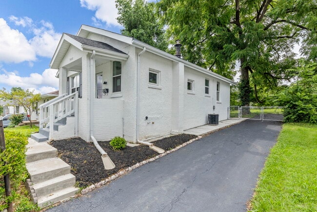 9408 Echo Ln in Overland, MO - Building Photo - Building Photo