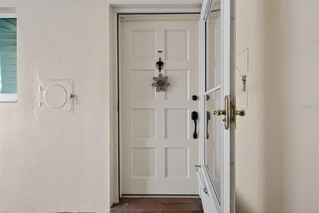 1200 N Shore Dr NE in St. Petersburg, FL - Building Photo - Building Photo