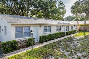Julia Court Cottages in New Port Richey, FL - Building Photo