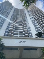 3530 Mystic Pointe Dr in Aventura, FL - Building Photo