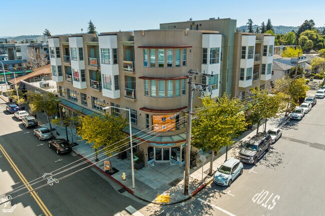 Nazareth Terrace in San Mateo, CA - Foto de edificio - Primary Photo