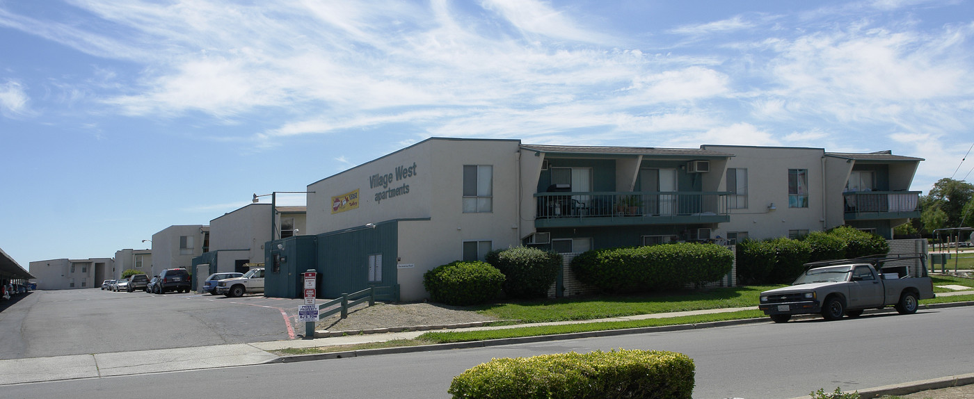 Village West Apartments in Antioch, CA - Building Photo