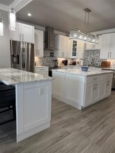 1 Beach Dr SE in St. Petersburg, FL - Foto de edificio - Building Photo