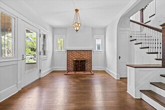 18 Elm Pl in Hastings On Hudson, NY - Building Photo - Building Photo