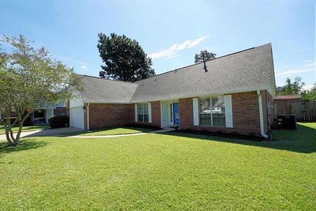 4552 Knollwood Ln in Niceville, FL - Building Photo - Building Photo