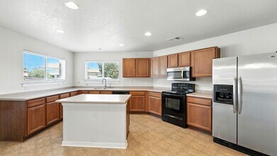 4527 Summer Fall in San Antonio, TX - Building Photo - Building Photo