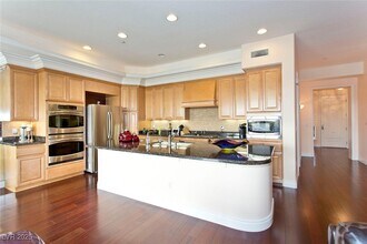 9209 Las Manaitas Ave in Las Vegas, NV - Building Photo - Building Photo