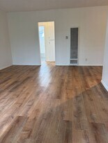 534 Santa Clara Ave in Los Angeles, CA - Building Photo