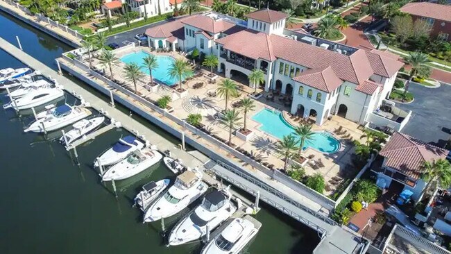 5808 Yeats Manor Dr in Tampa, FL - Building Photo - Building Photo