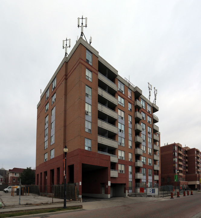 185 Ferguson Ave in Hamilton, ON - Building Photo