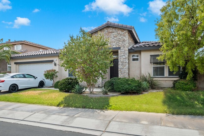 41335 Corte Nella Vita in Indio, CA - Foto de edificio - Building Photo