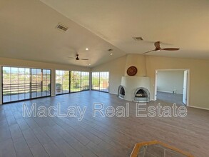 16146 E Trevino Dr in Fountain Hills, AZ - Building Photo - Building Photo