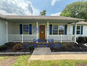 2122 Old Greenbrier Pike in Greenbrier, TN - Building Photo - Building Photo