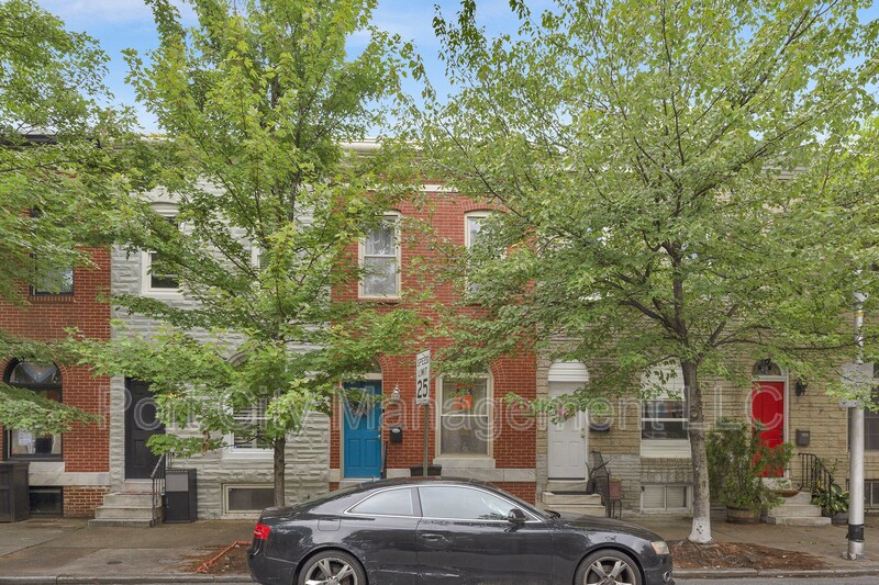 22 N Potomac St in Baltimore, MD - Building Photo