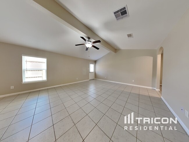 833 Painted Bison Dr in La Marque, TX - Building Photo - Building Photo