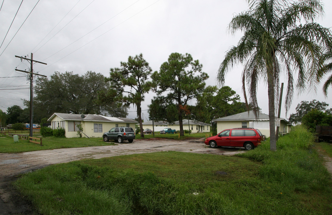 2321 Mango Ave in Sarasota, FL - Foto de edificio