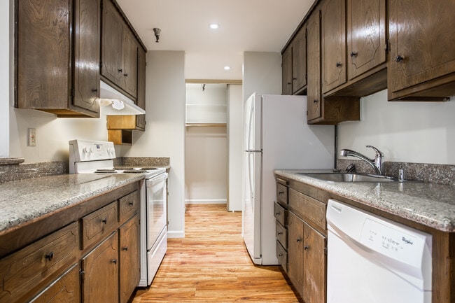 Fountainbleau Apartments