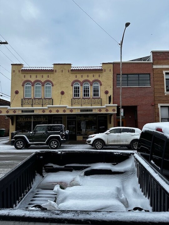 17 S Tracy Ave in Bozeman, MT - Building Photo