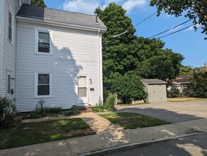 8 1/2-82 Russia St in Newburyport, MA - Building Photo - Building Photo