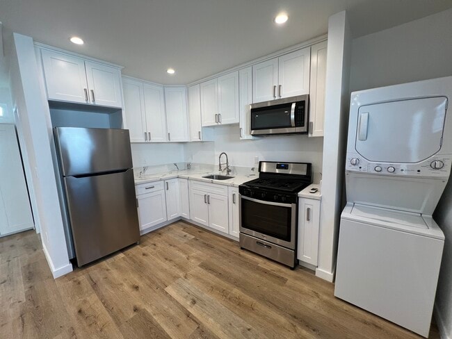 property at 5400 Veloz Ave