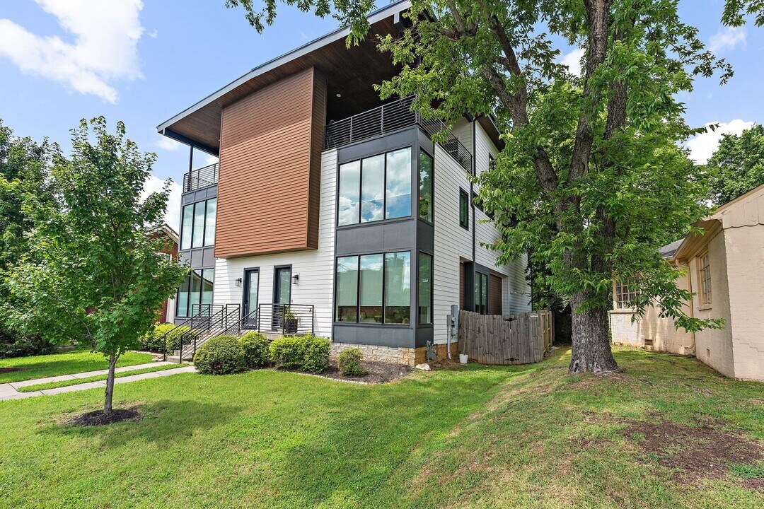 1504 Edgehill Ave in Nashville, TN - Building Photo