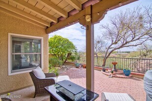 1232 Cam Diestro in Oro Valley, AZ - Building Photo