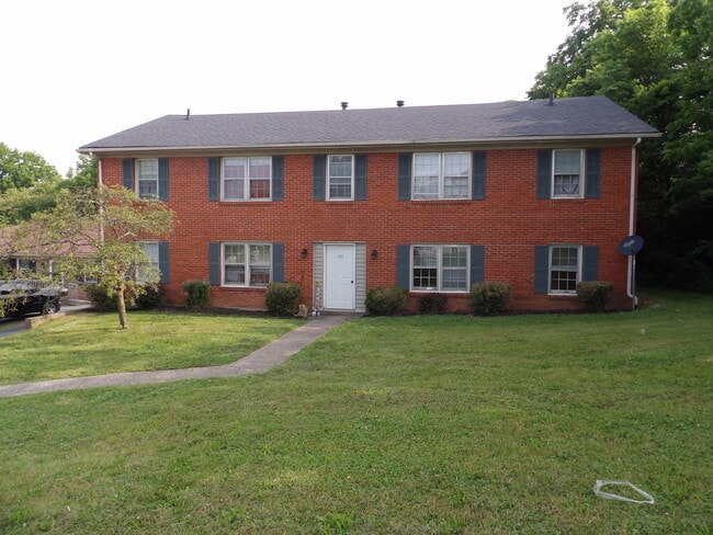 102 Woodhill Ln