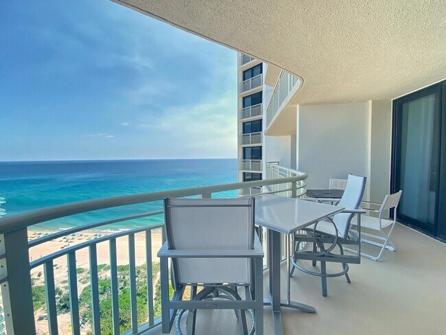 3000 N Ocean Dr, Unit 28A in Riviera Beach, FL - Foto de edificio - Building Photo