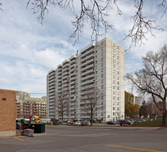 Village Gate in Toronto, ON - Building Photo - Building Photo