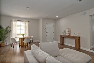 4520 Lake Gem Cir in Orlando, FL - Building Photo - Building Photo