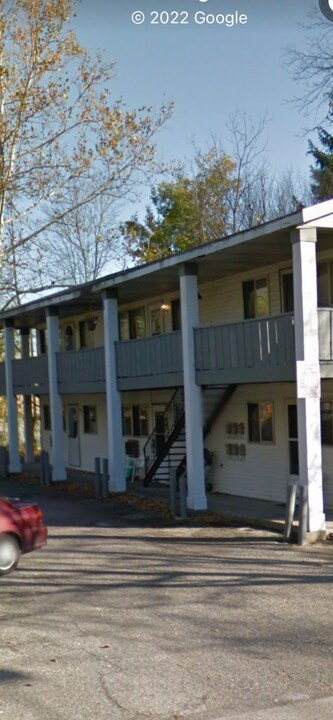 303 N Lincoln Ave, Unit 2 in Niles, MI - Foto de edificio