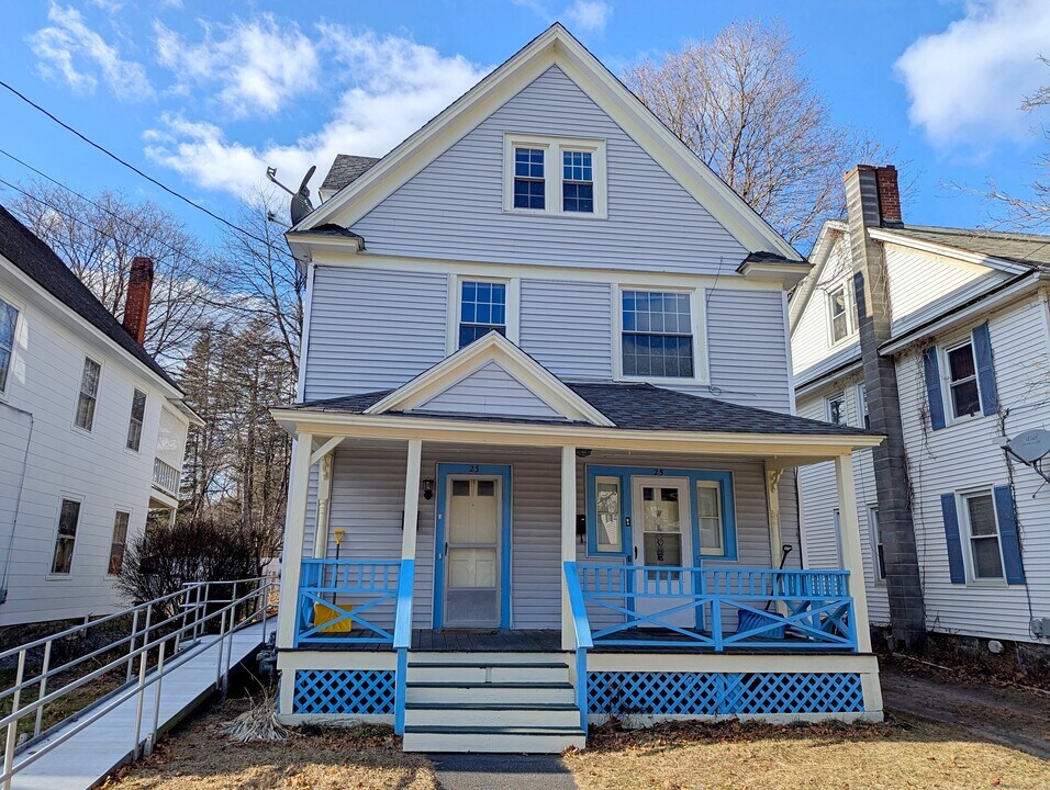 23 Allen St in Winsted, CT - Building Photo