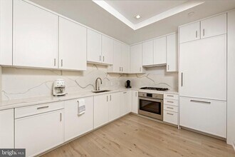 8551 Connecticut Ave in Chevy Chase, MD - Building Photo - Building Photo