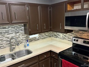 10 Mynah Ave in McAllen, TX - Building Photo - Building Photo