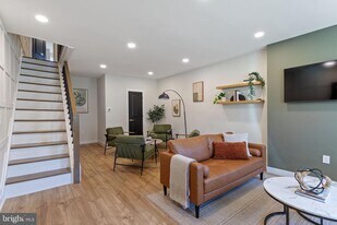 1507 W Thompson St in Philadelphia, PA - Building Photo