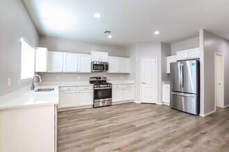 17267 W Rimrock St in Surprise, AZ - Building Photo - Building Photo
