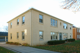 8725 W Center St in Milwaukee, WI - Building Photo - Building Photo