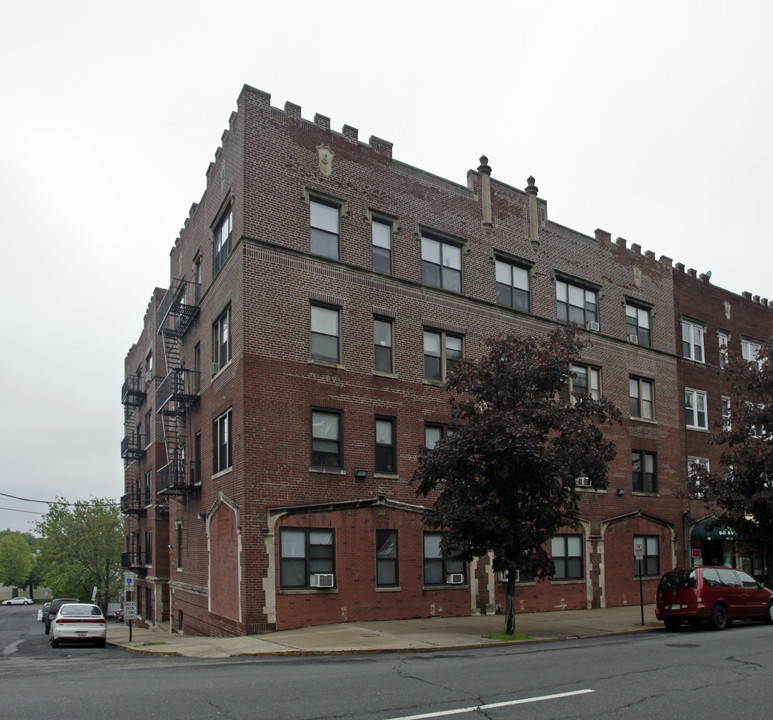 Garrett Apartments in Englewood, NJ - Foto de edificio