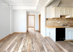 1316 W 18th St in Chicago, IL - Building Photo - Building Photo