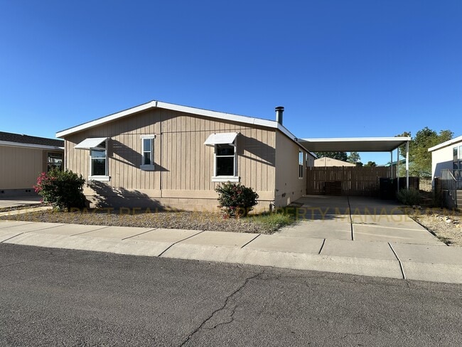 property at 1664 W Coralbrooke Dr