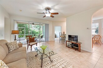 3311 S Coconut Island Dr in Bonita Springs, FL - Foto de edificio - Building Photo